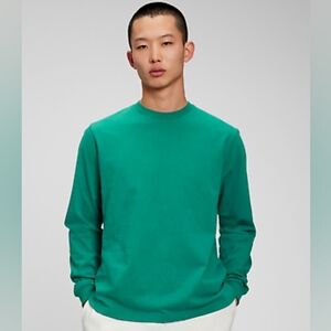 NWT Gap Classic Long Sleeve T-Shirt